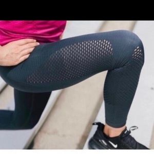 ZYIA cutout 7/8” leggings